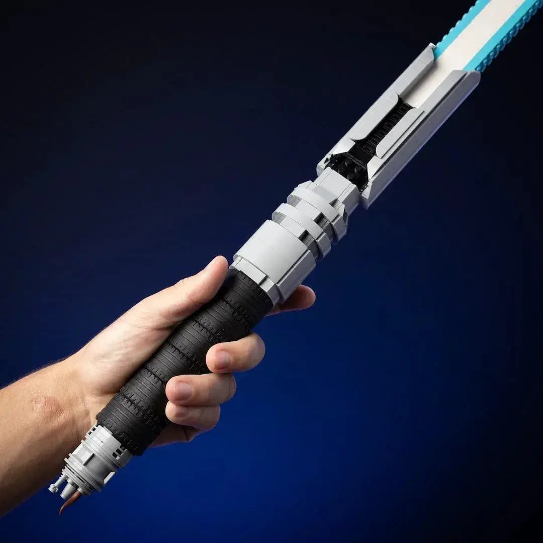 LEGO Star Wars Life-Size Saber Replica With Playable Build - ToylandEU