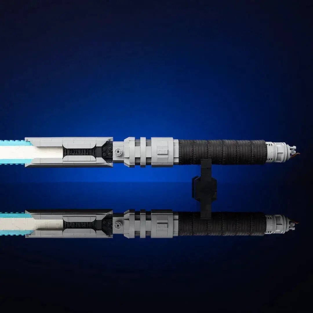 LEGO Star Wars Life-Size Saber Replica With Playable Build - ToylandEU