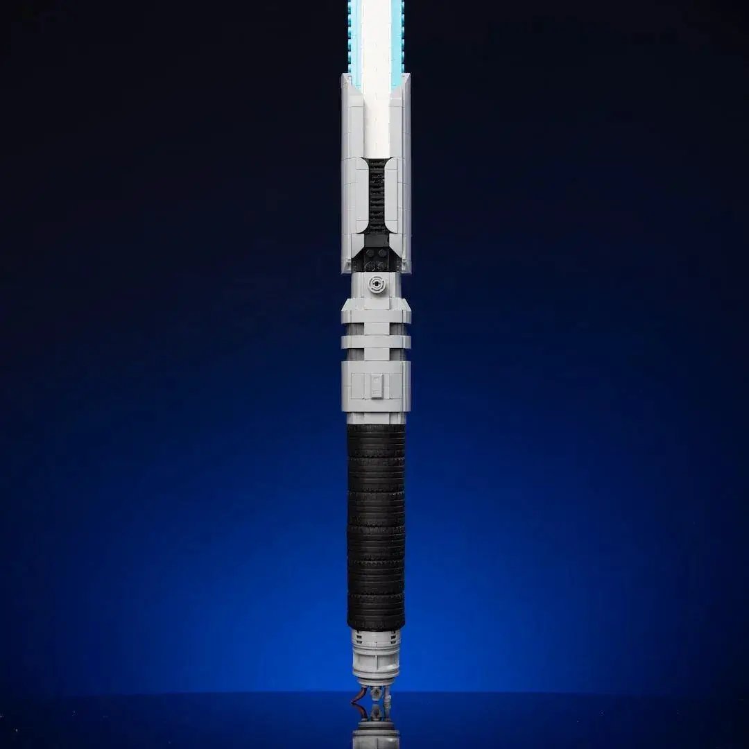 LEGO Star Wars Life-Size Saber Replica With Playable Build - ToylandEU