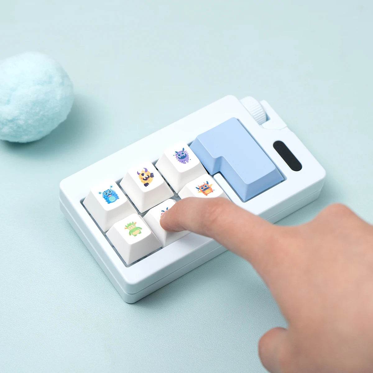 Keyboard Key Toy Finger Keyboard Keychain Fidget Clicker Toy Mechanical Keyboard Switch Keycaps Toys for Adults - ToylandEU