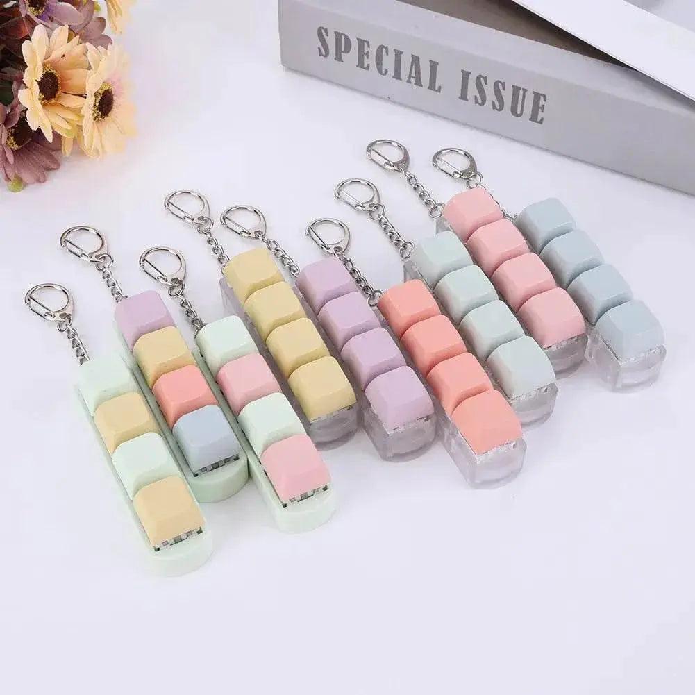  Button Keycap Fidget Keychain 4 Keys Keyboard Decompression Toys Keyboard Keychain Toys for Adult To Relief Stress Pass The Time -  ToylandEU™