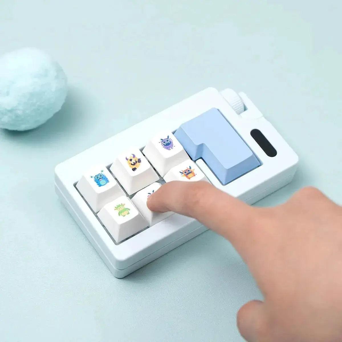 Keyboard Key Toy Finger Keyboard Keychain Fidget Clicker Toy Mechanical Keyboard Switch Keycaps Toys for Adults -  ToylandEU™