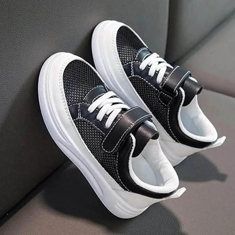  Kids Casual Sports Sneakers - Soft Leather Breathable Board Shoes for Boys and Girls in White -  ToylandEU™