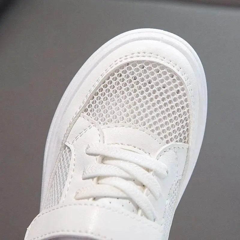  Kids Casual Sports Sneakers - Soft Leather Breathable Board Shoes for Boys and Girls in White -  ToylandEU™