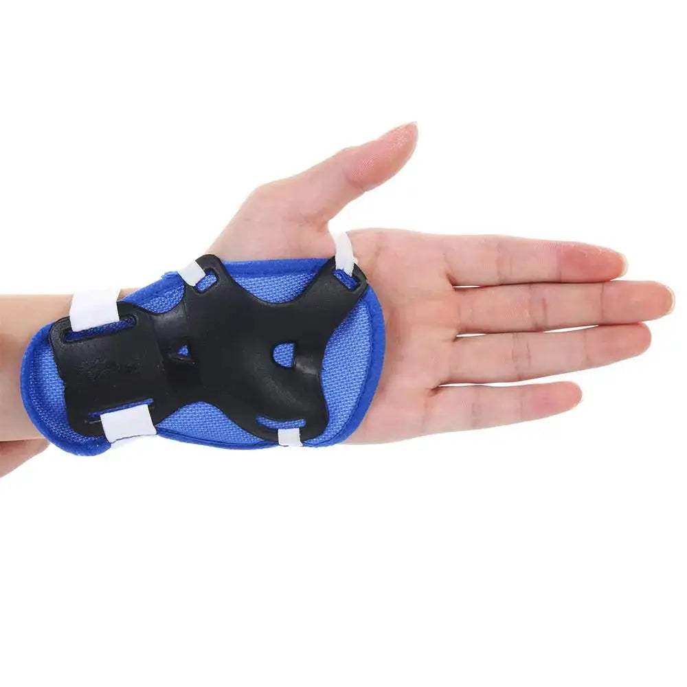 Kids Protective Gear Set With Adjustable Helmet And Pads - ToylandEU