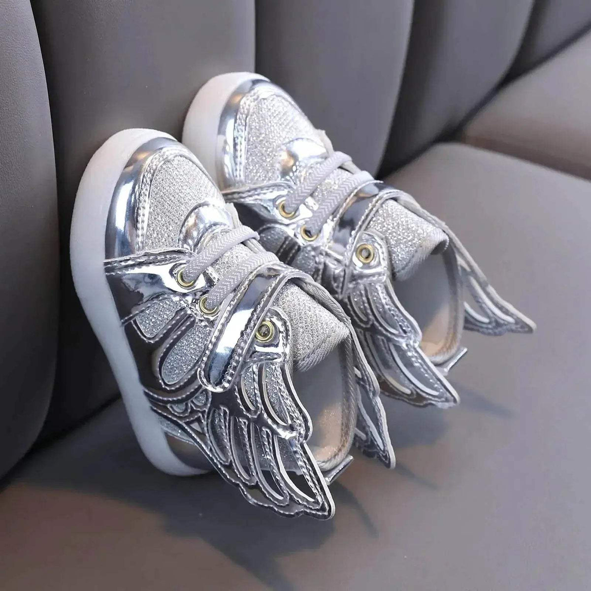  Glowing LED Sports Sneakers for Kids - Stylish Korean-Inspired Design for Boys and Girls -  ToylandEU™