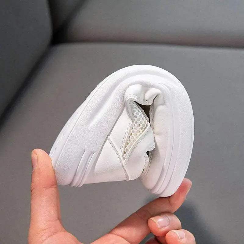  Kids Casual Sports Sneakers - Soft Leather Breathable Board Shoes for Boys and Girls in White -  ToylandEU™