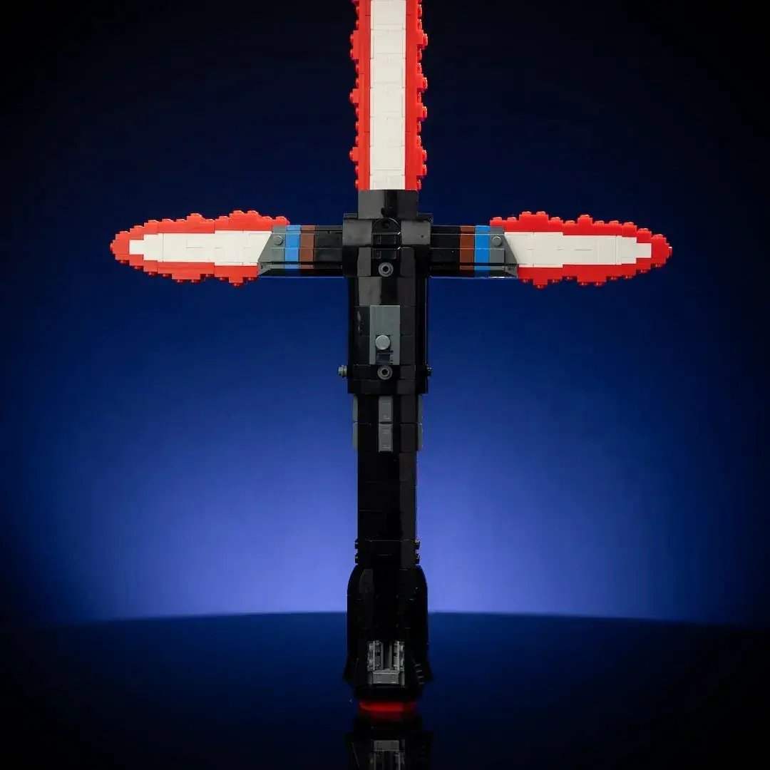 Life Size Kylo Ren Lightsaber Built With LEGO Bricks - ToylandEU
