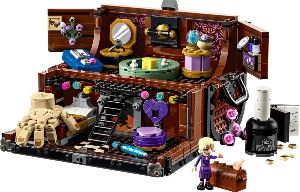  LEGO®  Wednesday Thing Apartment Set Collectible Build -  ToylandEU™