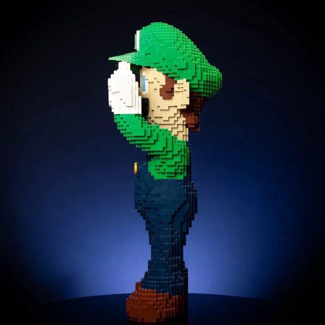  Life Size Italian Ghost Hunter Brick Figure Premium Display -  ToylandEU™