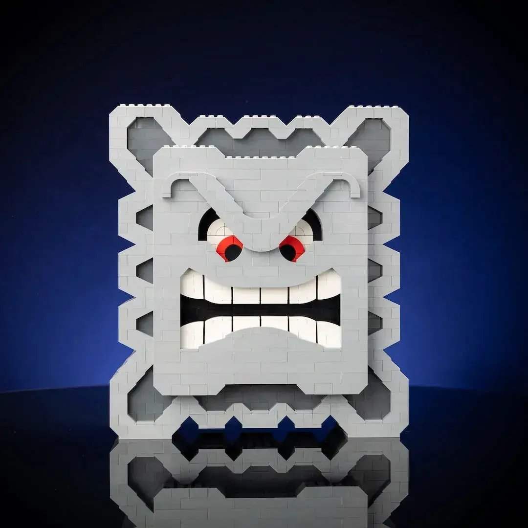 Huge Life Size Angry Block LEGO Sculpture For Display - ToylandEU