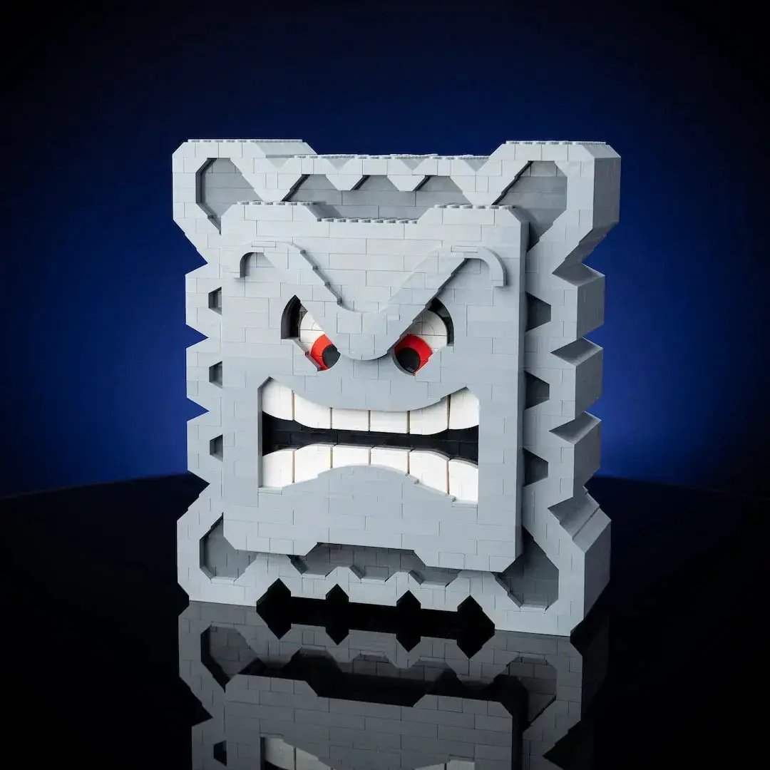 Huge Life Size Angry Block LEGO Sculpture For Display - ToylandEU