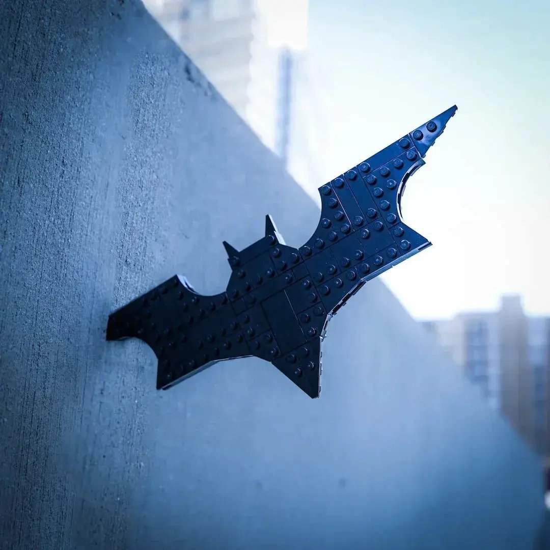 Life-Sized Bat-Weapons - ToylandEU