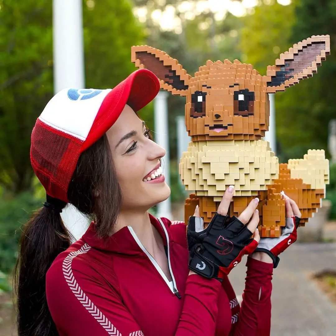 Life-Sized Eon - ToylandEU
