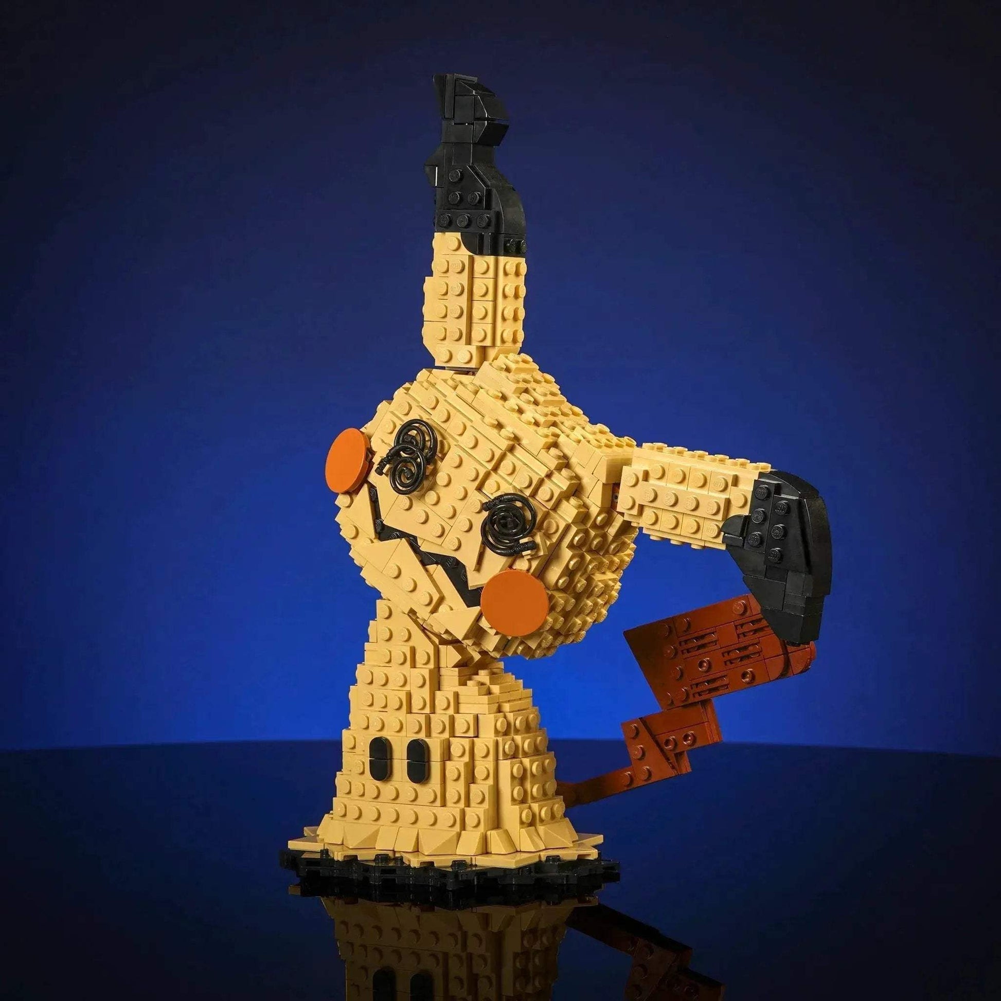 Life Size Ghostly Mimic LEGO Build With 800 Bricks - ToylandEU