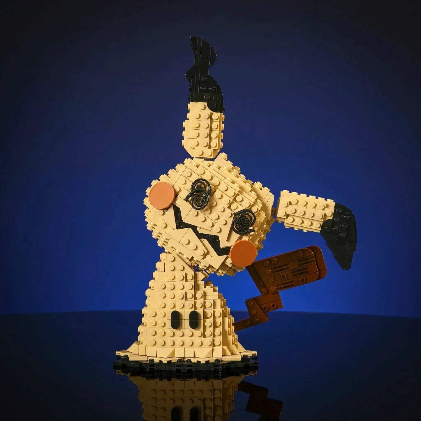 Life Size Ghostly Mimic LEGO Build With 800 Bricks - ToylandEU