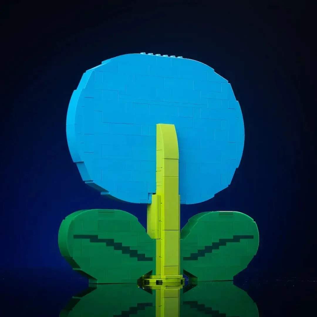 LEGO Ice Flower Life Size Display Model Shoots Ice - ToylandEU