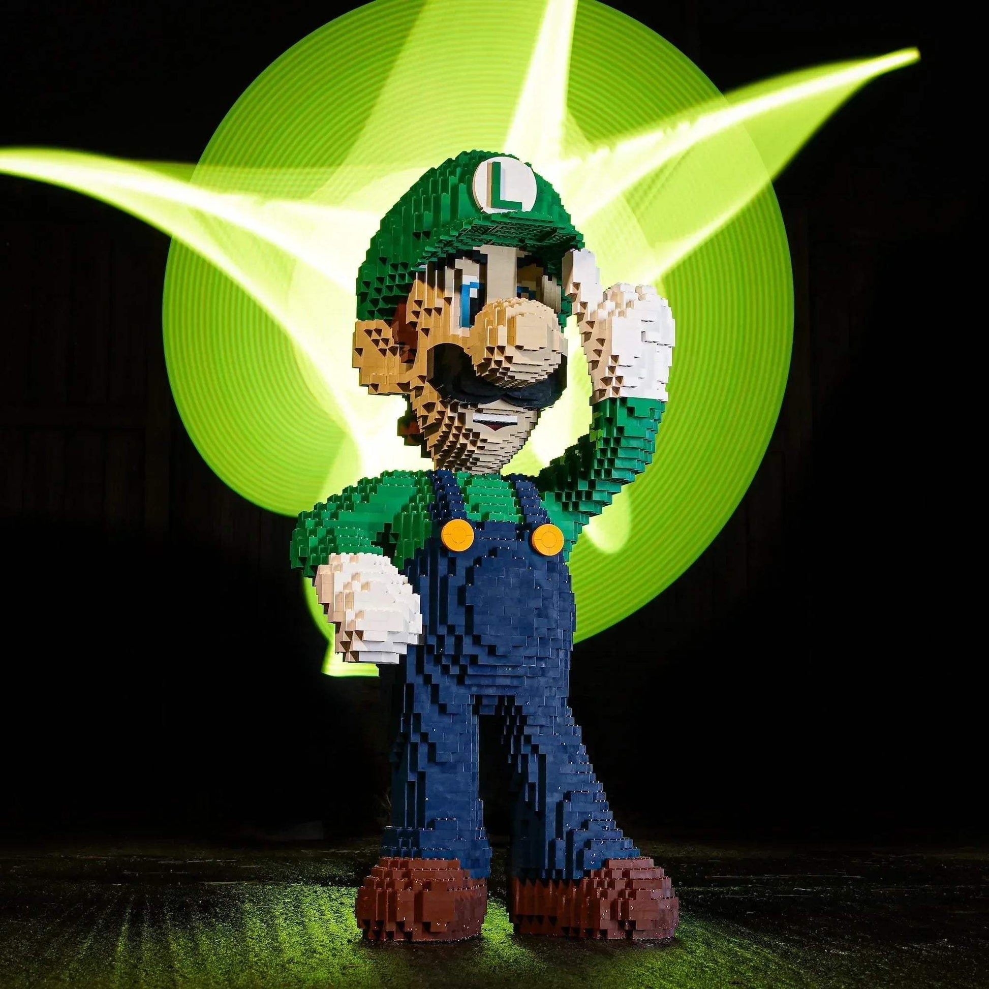 Life-Sized Italian Ghost Hunter - ToylandEU