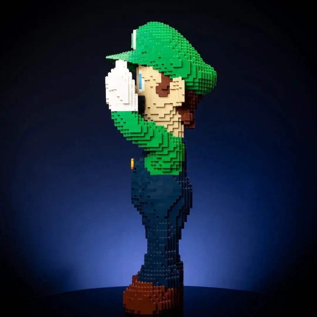 Life-Sized Italian Ghost Hunter - ToylandEU