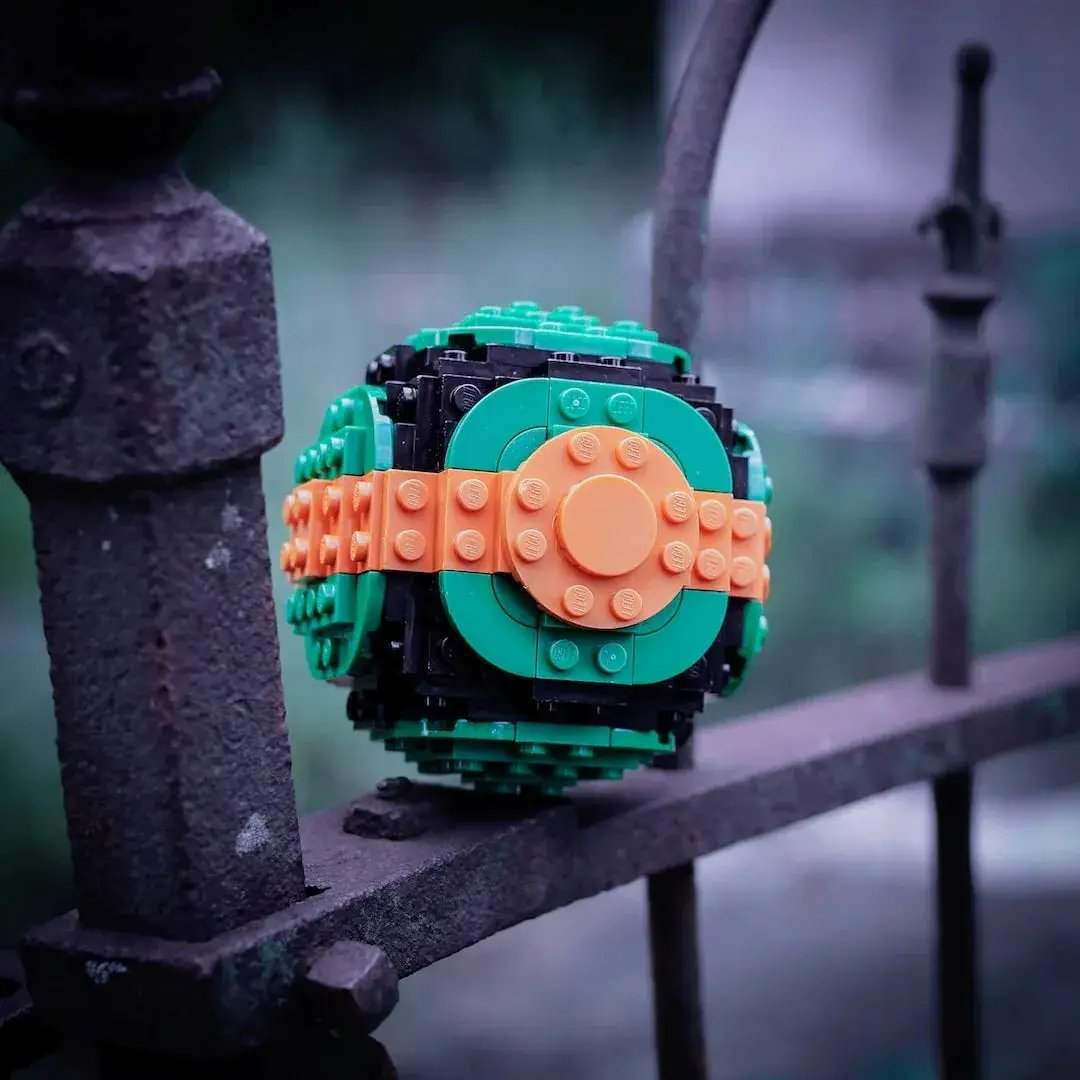 Life-Sized Pocket Spheres - ToylandEU