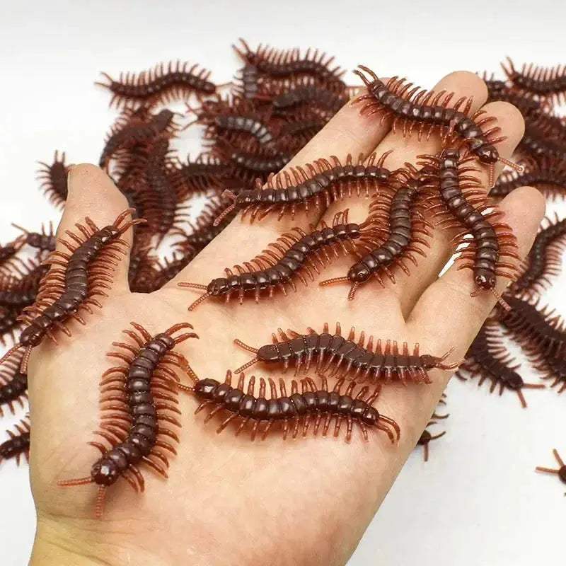 Lifelike Rubber Cockroach Prank Toy for Realistic Shock - ToylandEU