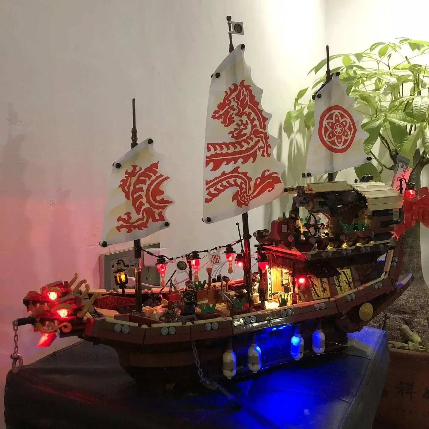 MOC Lego Light Kit For Destiny's Bounty 70618 With Glow - ToylandEU