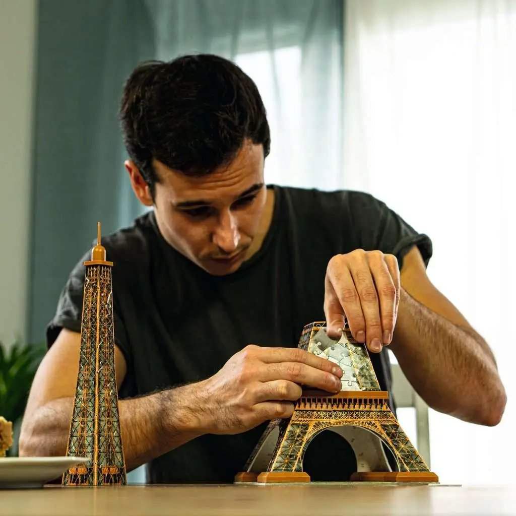 Light Up Eiffel Tower 3D Puzzle With Glow Night Edition - ToylandEU