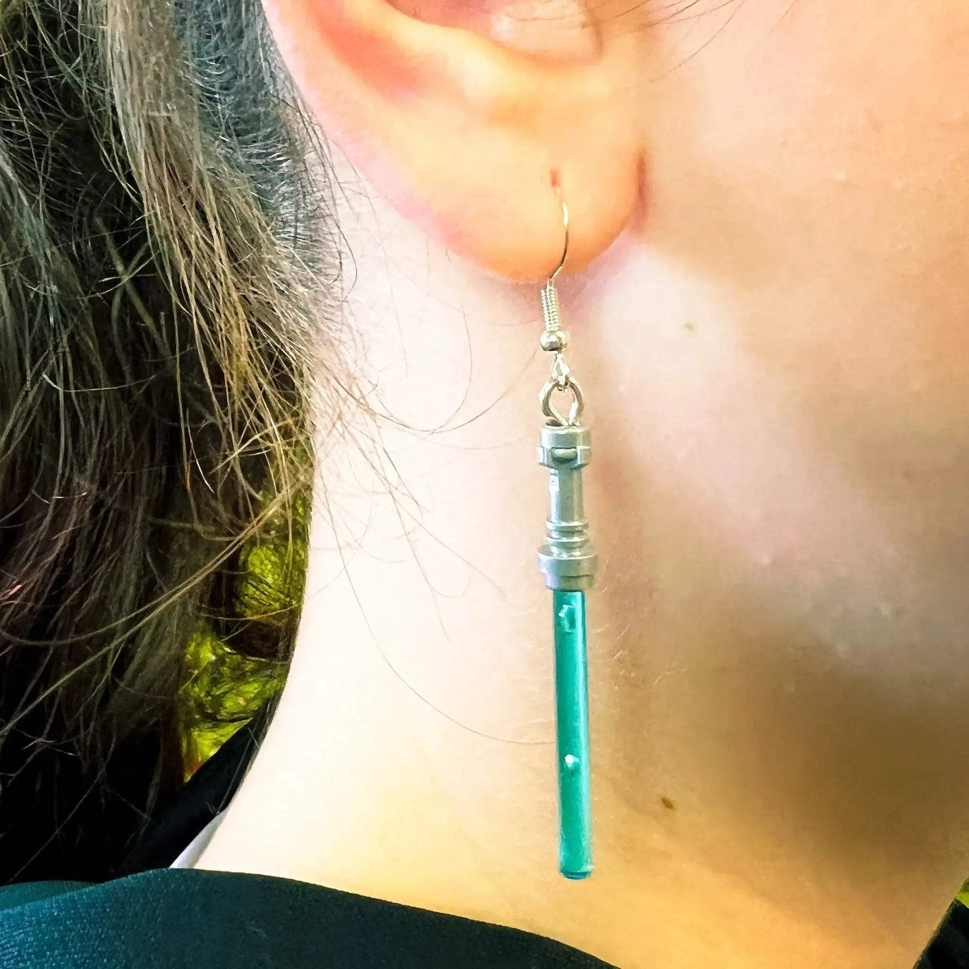 Lightsaber Earrings Crafted From Authentic LEGO Bricks - ToylandEU