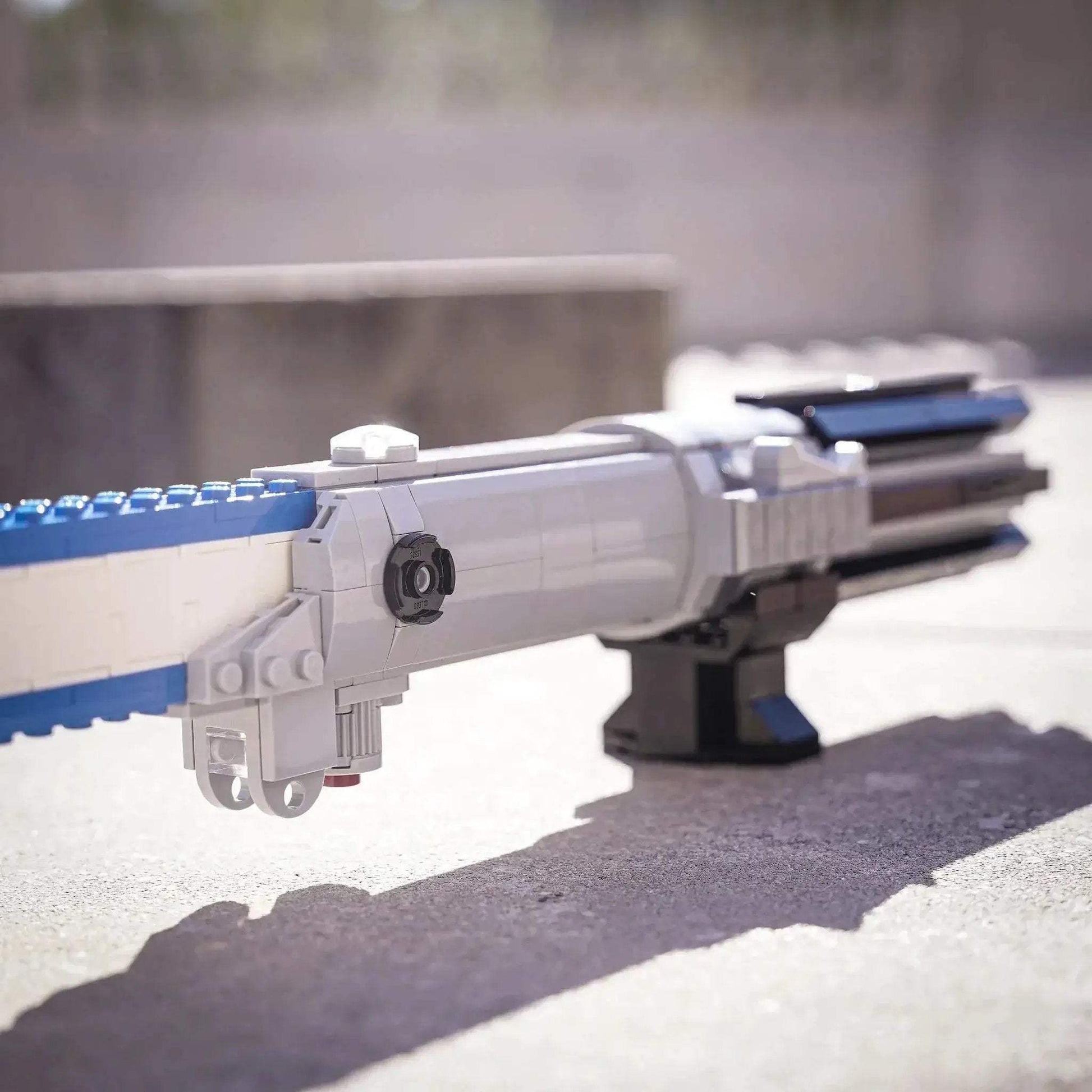 Luke’s Episode IV Life-Sized Saber - ToylandEU