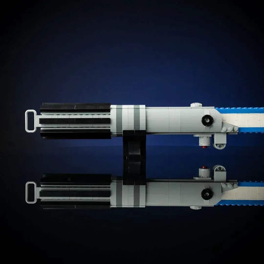 Luke’s Episode IV Life-Sized Saber - ToylandEU