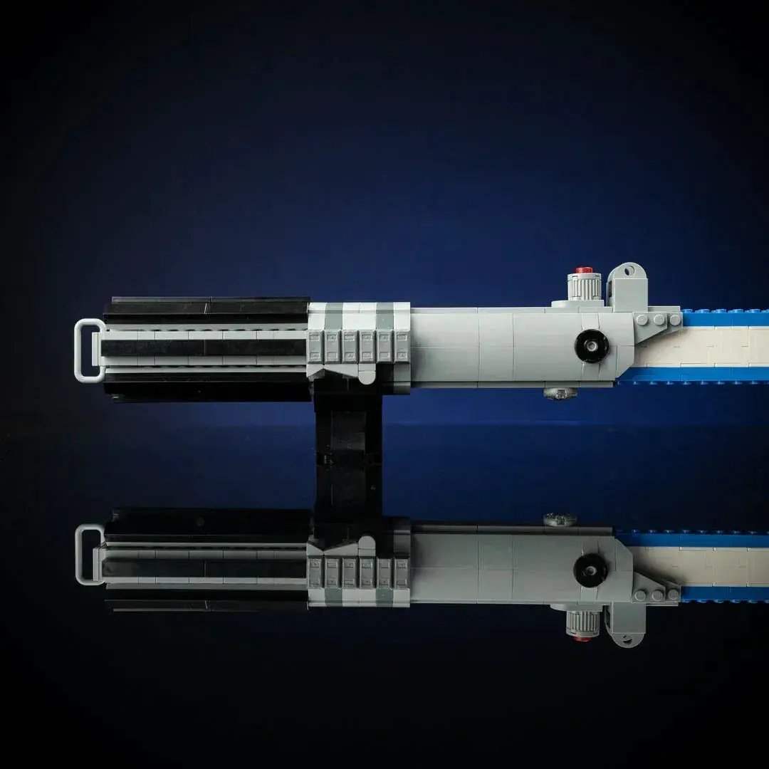 Luke’s Episode IV Life-Sized Saber - ToylandEU