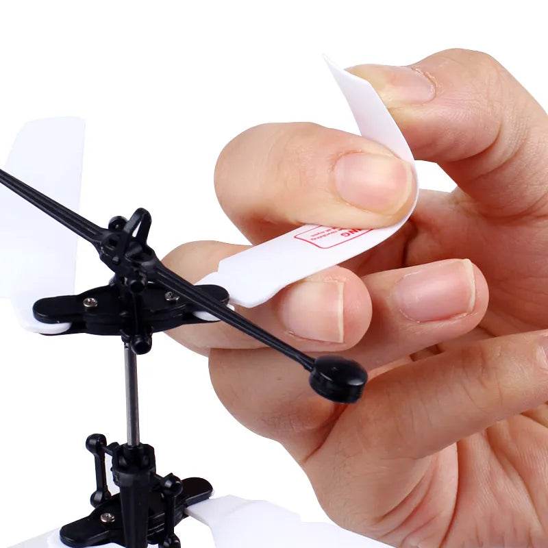 Luminous Infrared Flying Ball - Colorful LED Toy for Kids' Fun - ToylandEU