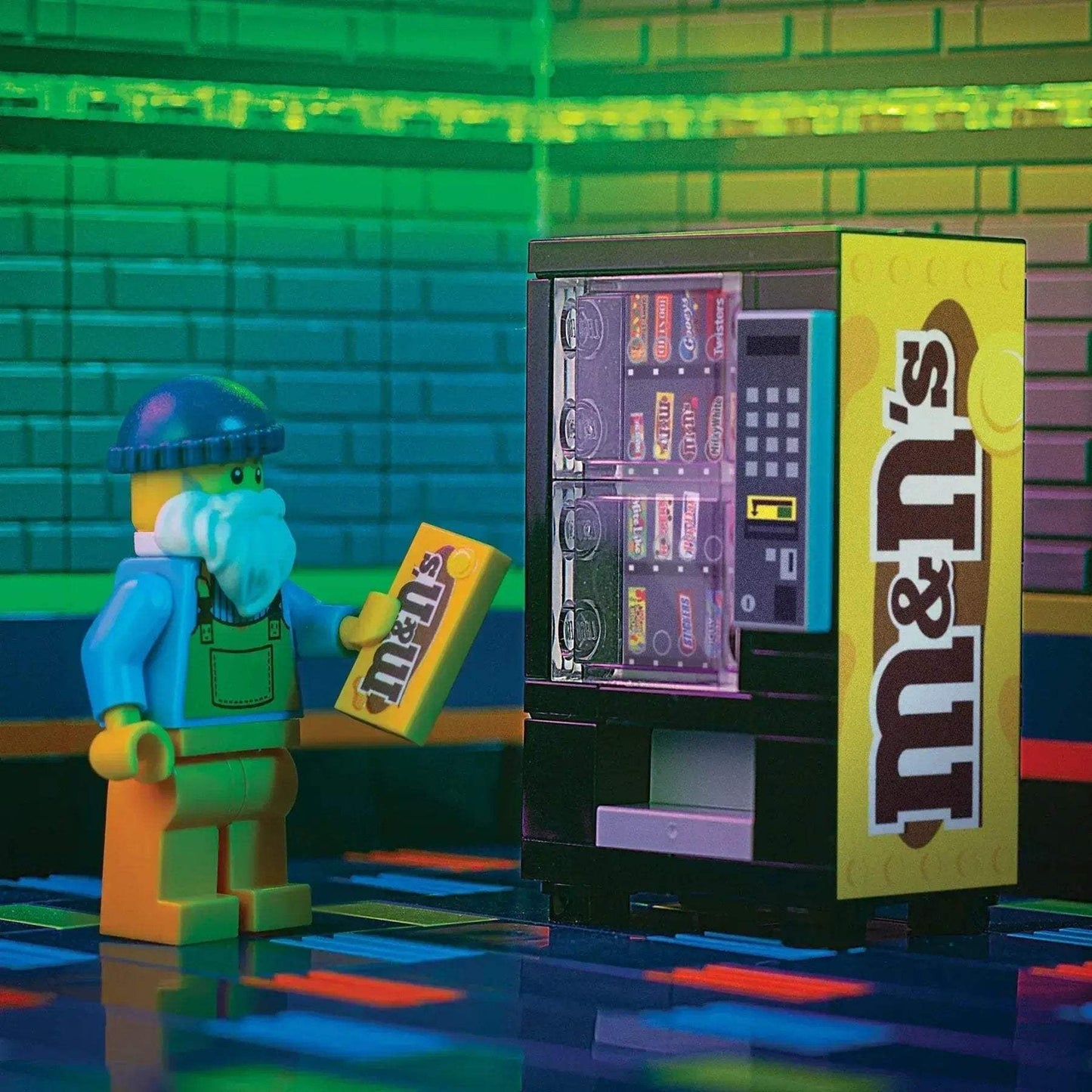 M&Ns (Peanut) Candy Vending Machine made using LEGO parts - B3 Customs - ToylandEU