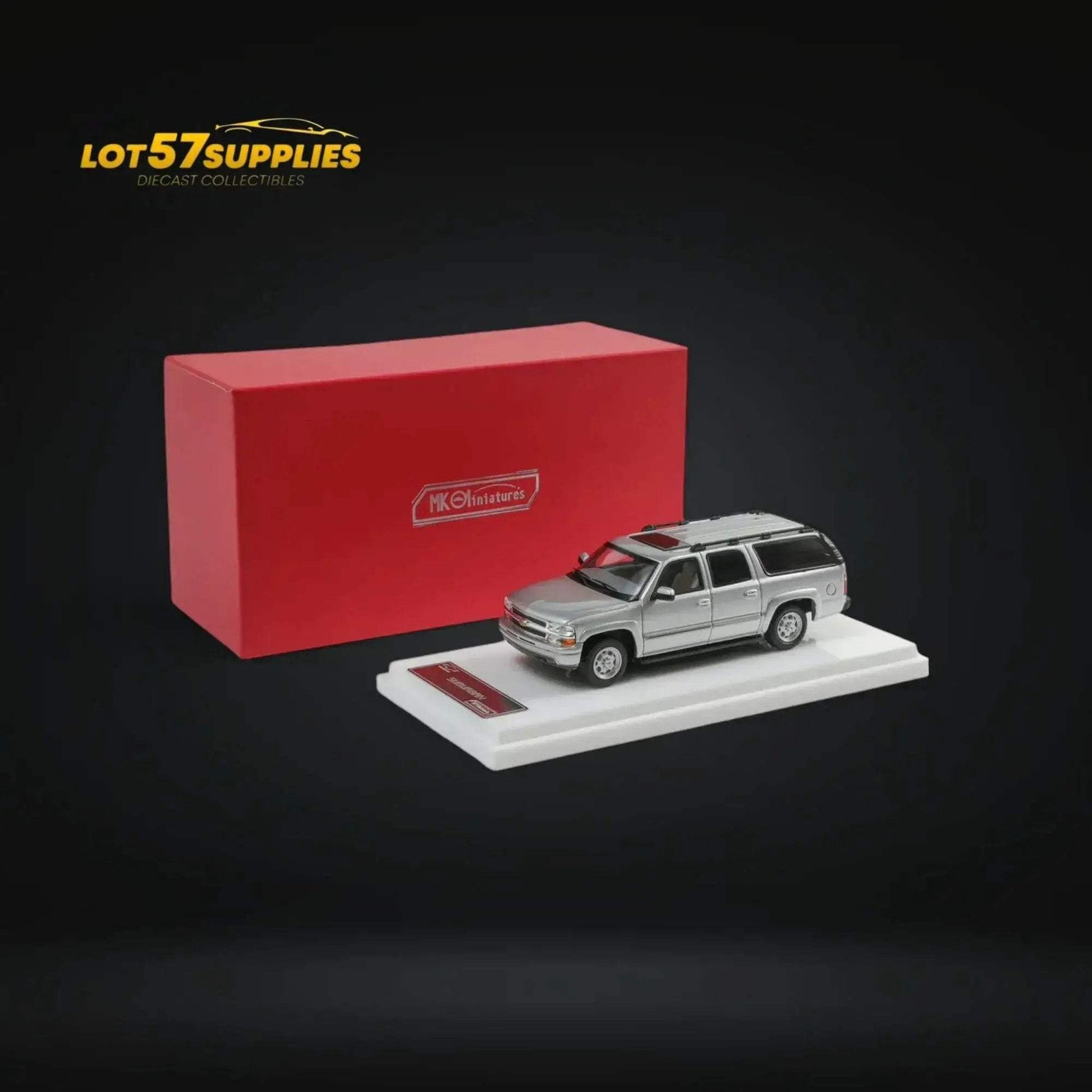 MK Miniatures Chevrolet Suburban in Silver 1:64 - ToylandEU