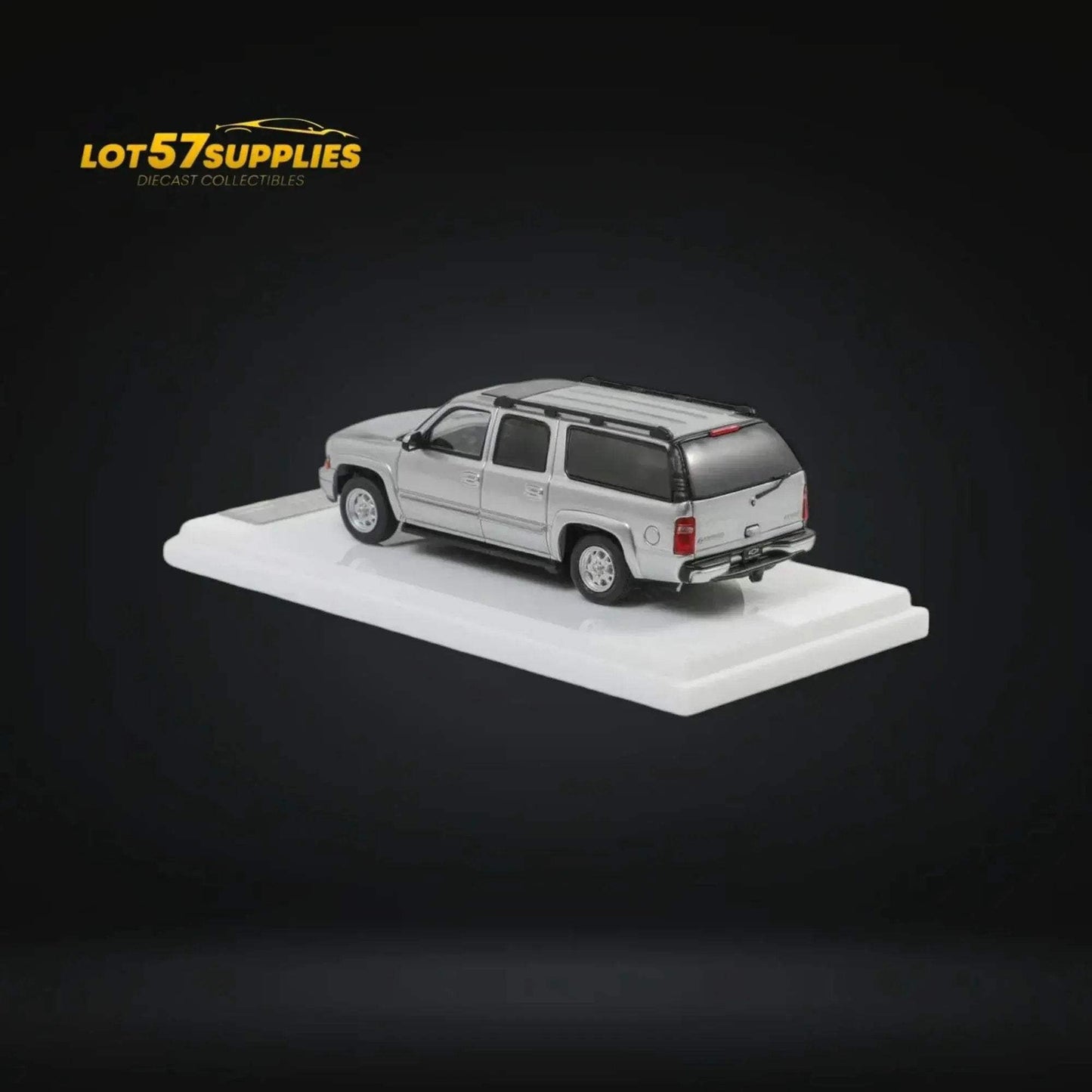 MK Miniatures Chevrolet Suburban in Silver 1:64 - ToylandEU