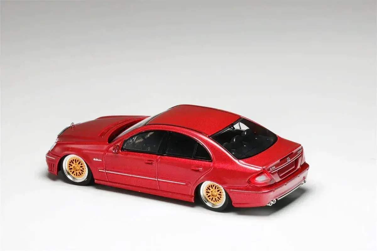 MK Model Mercedes-Benz E63 AMG W211 Lowered in Red Limited to 299 Pcs 1:64 - ToylandEU