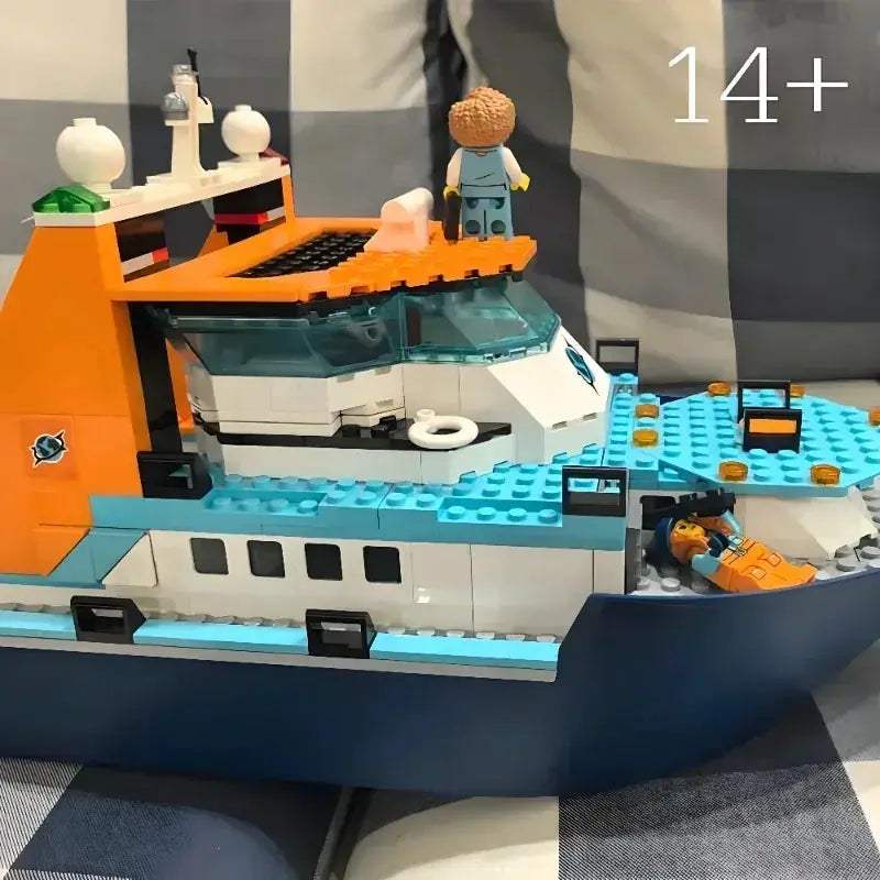 Disney Arctic Explorer Building Blocks Boat Set Floatable - ToylandEU