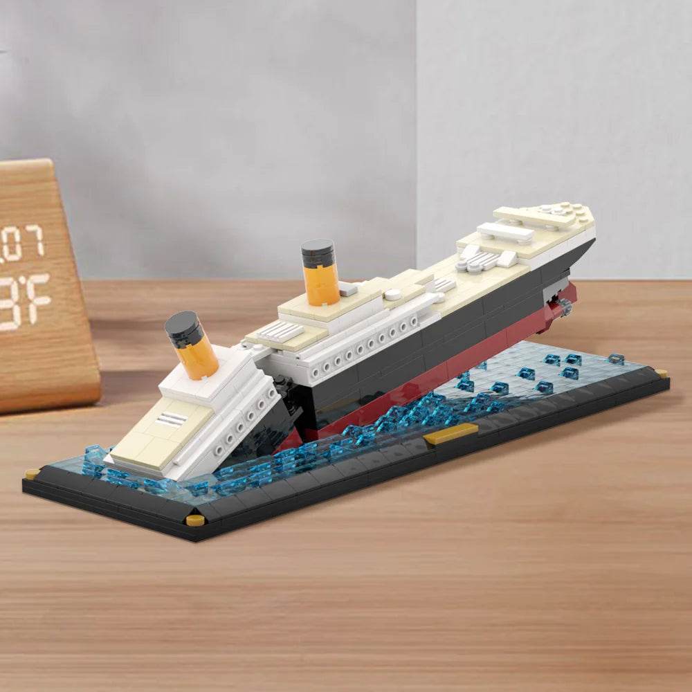 MOC - RMS Mini Titanic Building Blocks Puzzle for Kids - ToylandEU