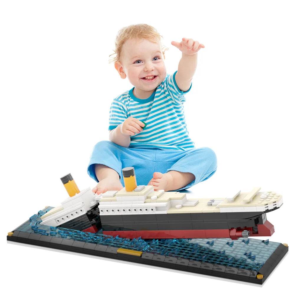 MOC - RMS Mini Titanic Building Blocks Puzzle for Kids - ToylandEU