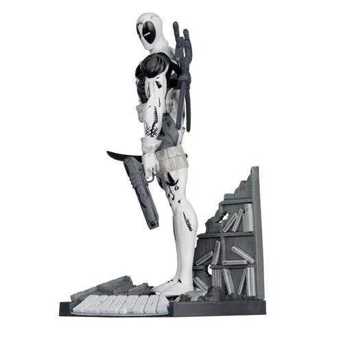 Marvel Deadpool The New Mutants #98 Line Art 1:10 Scale Posed Figure with Scene - Gold Label Exclusive - ToyShnip