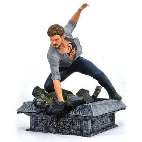 High Detail Iron Fist Marvel Statue Netflix Defenders - ToylandEU