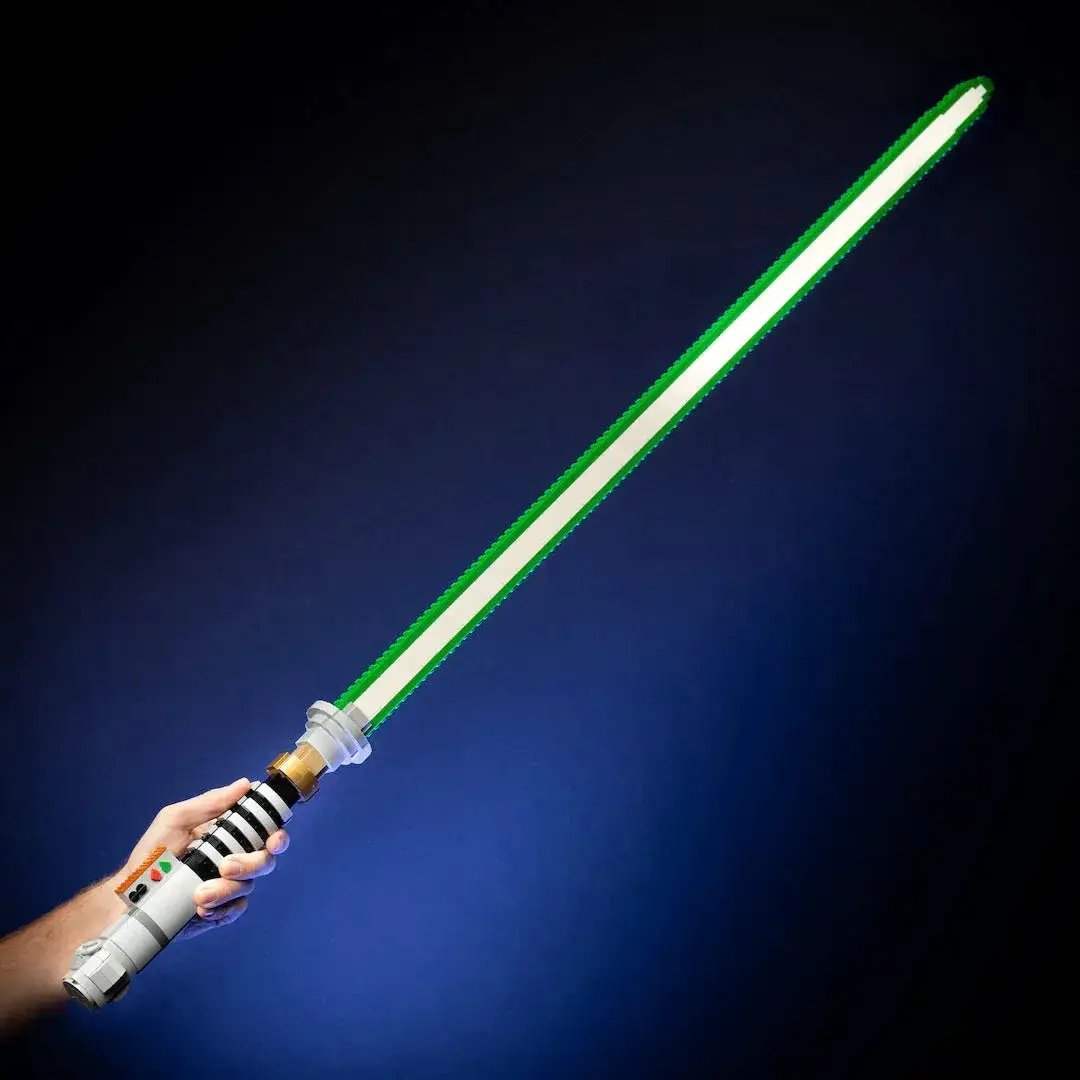 LEGO Lightsaber Life-Size Luke Skywalker Replica With Authentic Glow - ToylandEU