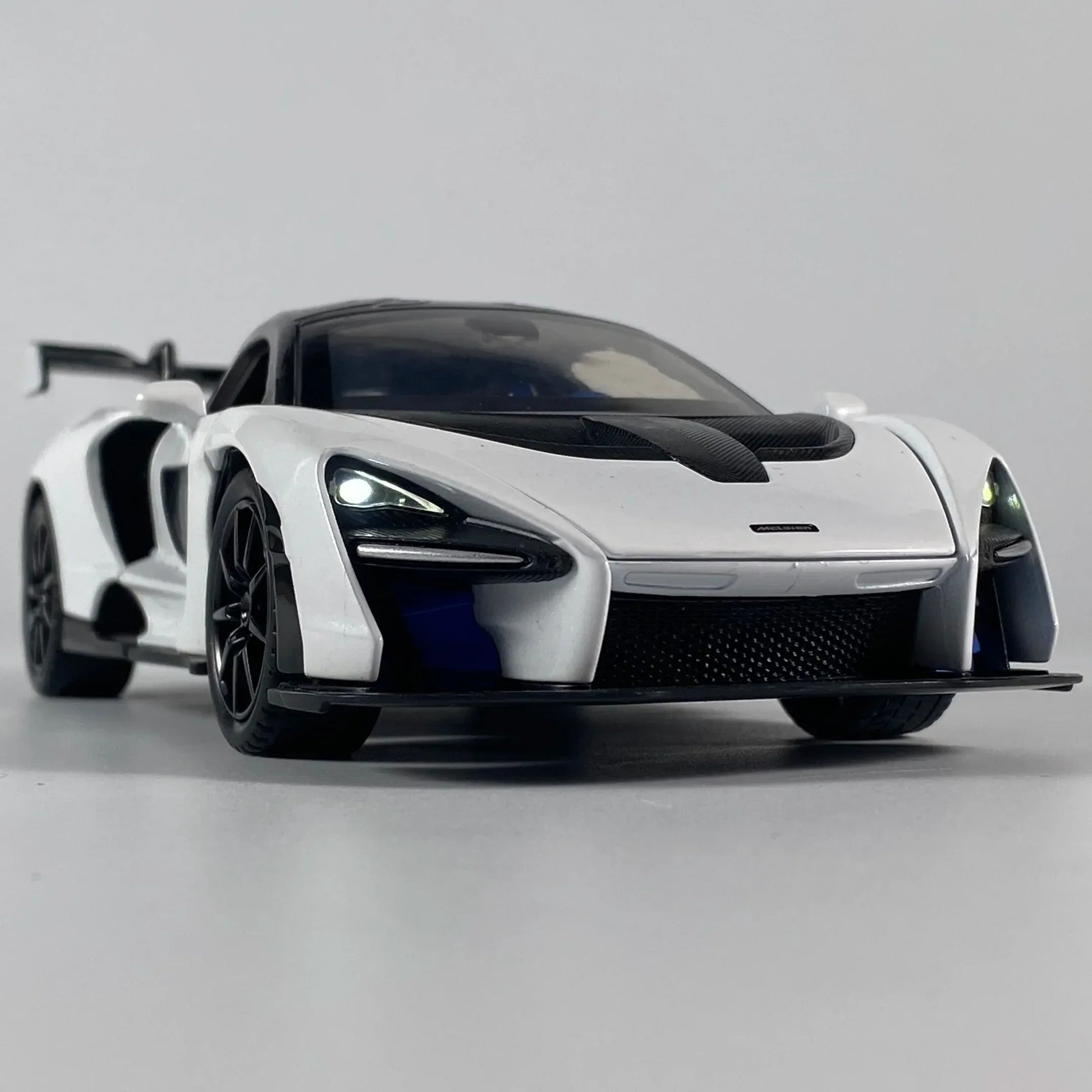 McLaren Senna 1 24 Diecast Alloy Car With Sound And Light - ToylandEU