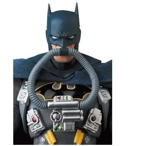 Batman Hush Stealth Jumper MAFEX Action Figure With Fabric Cape - ToylandEU