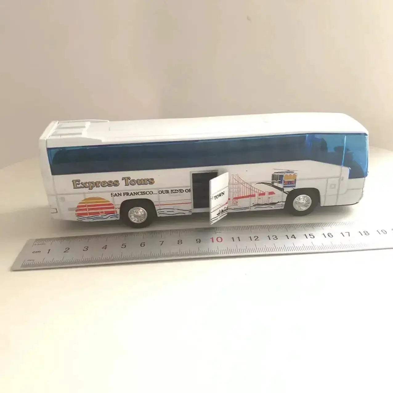 Mercedes Benz Coach Diecast Alloy Pull Back Model - ToylandEU
