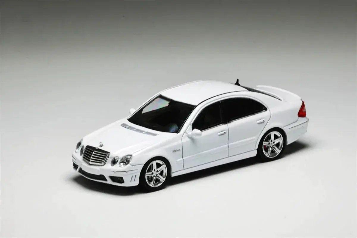  Mercedes-Benz E63 AMG W211 Diecast 1:64 Limited 599 -  ToylandEU™