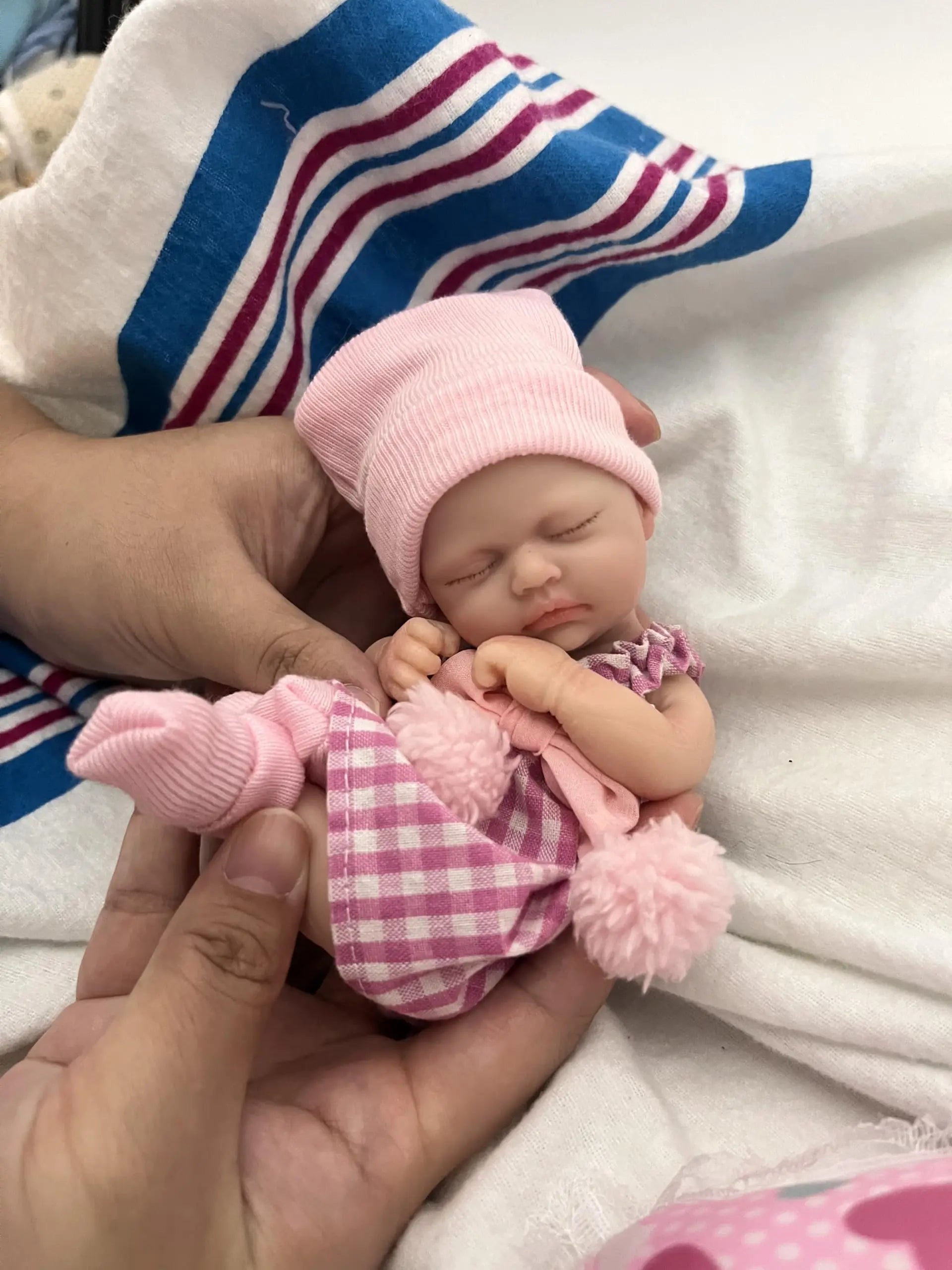 Miniature Babies 7" Full Body Silicone Baby Reborn Doll Lifelike Sleeping Baby Girl Gift - ToylandEU