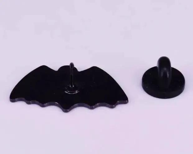  Misfits Crimson Skull Bat enamel pin Copper Backed -  ToylandEU™