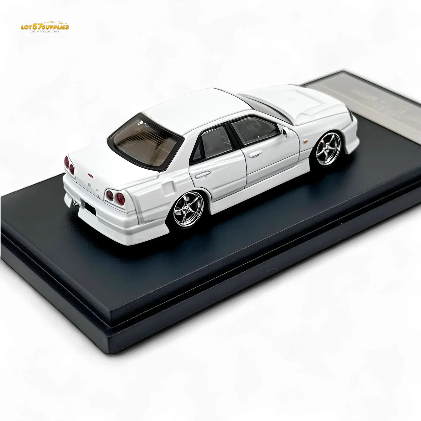 Mortal ER34 SKYLINE URAS Pearl White 1:64 - ToylandEU