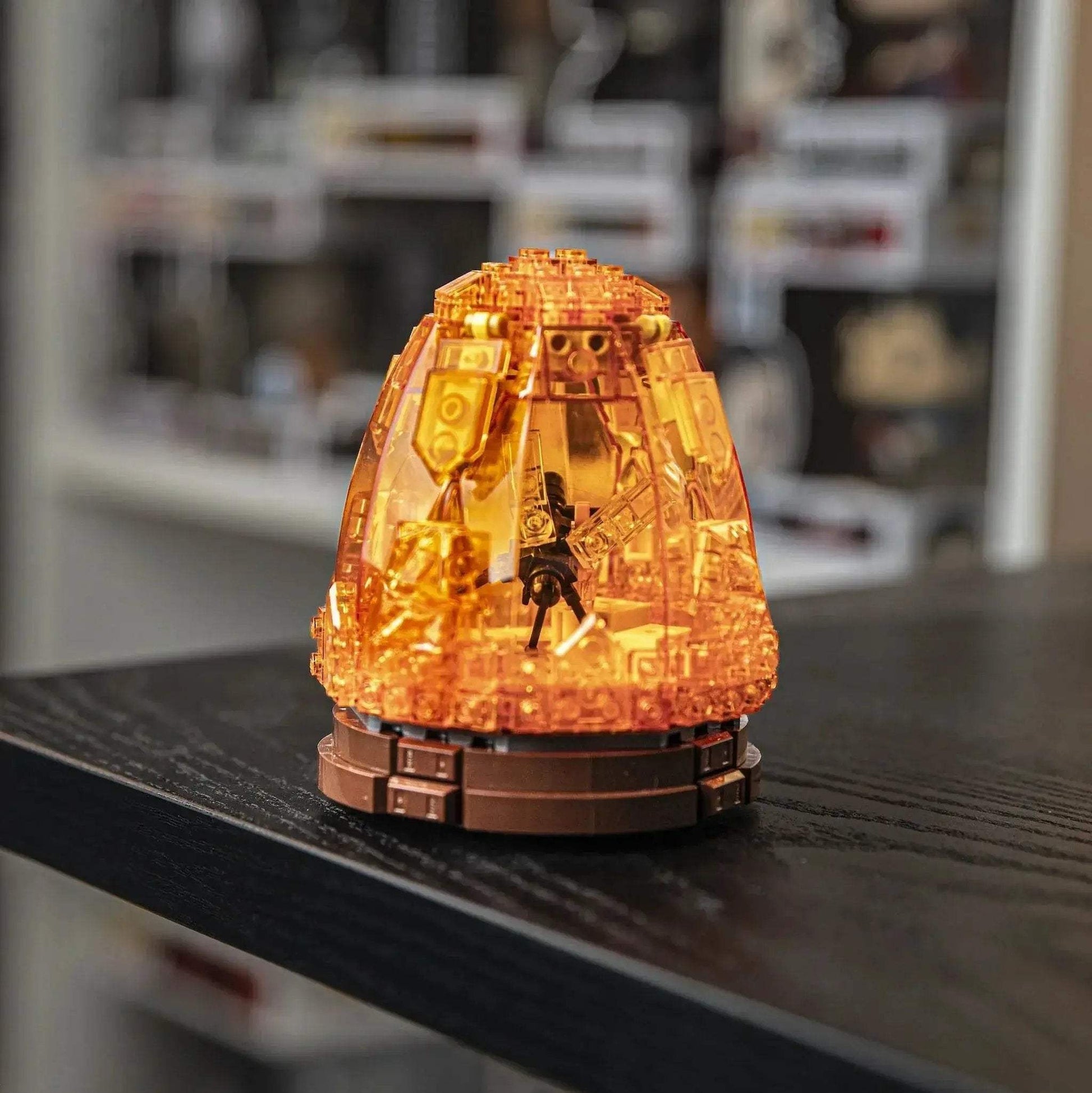 Amber Mosquito Fossil Display For Collectors LEGO Build - ToylandEU